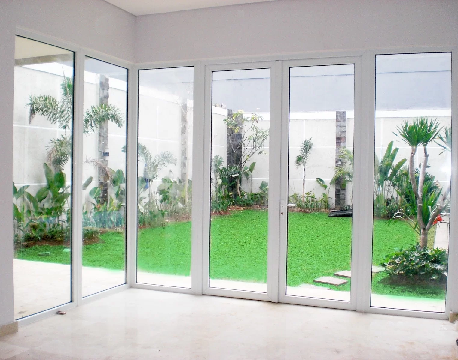 pemasangan aluminium & kaca